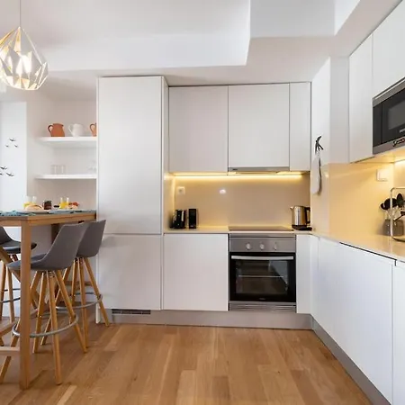 Portuguese Modern Style Flat For 4 Lisboa