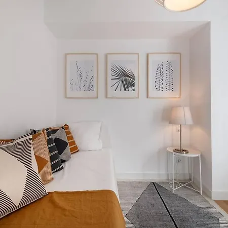 Portuguese Modern Style Flat For 4