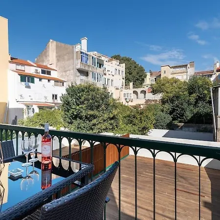 Portuguese Modern Style Flat For 4 Apartment Lisbon