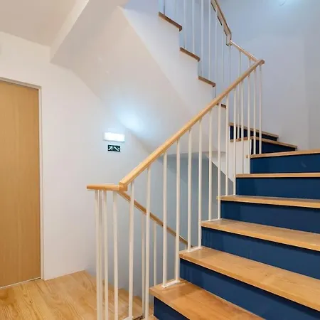 Portuguese Modern Style Flat For 4 *