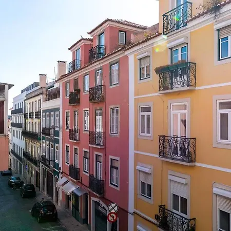 Portuguese Modern Style Flat For 4