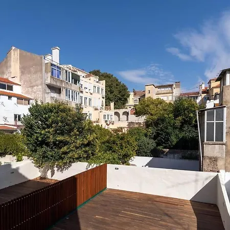 Portuguese Modern Style Flat For 4 ליסבון